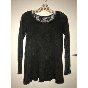 Long sleeve black lace back long sleeve